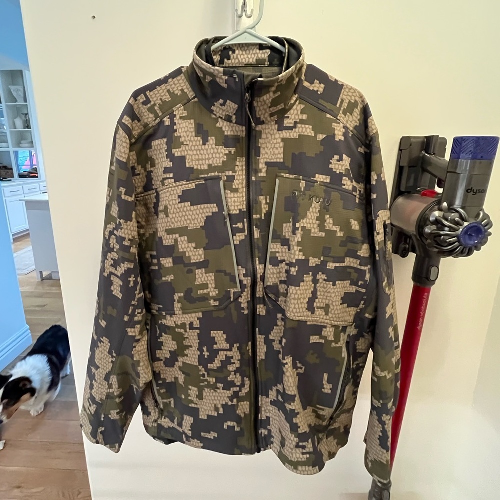 Kuiu Softshell Camo Hunting Jacket, Micro Fleece Lining, Size XXL